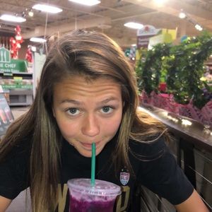 Meet your Posher, Maya